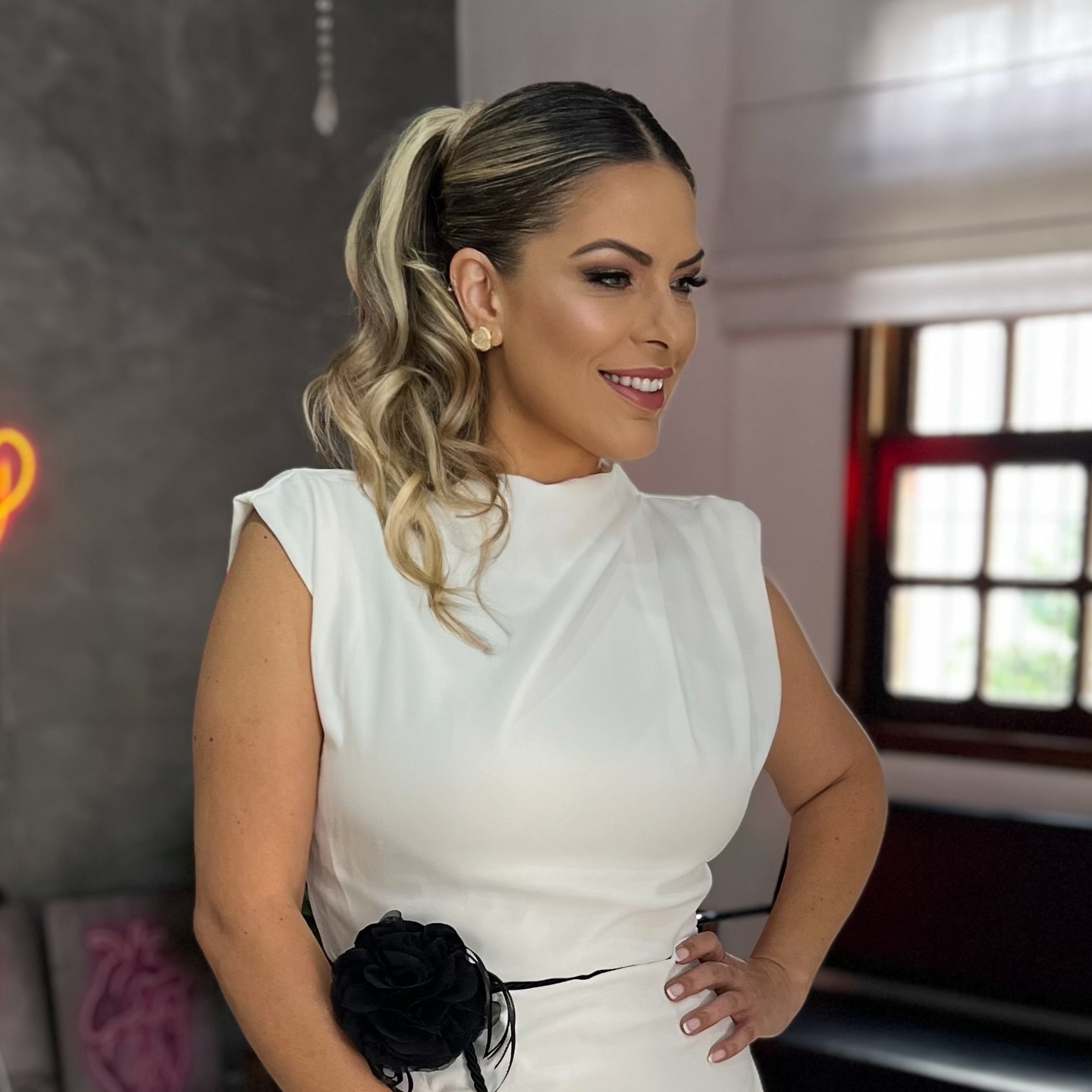 Penteado Sofisticado em Curitiba | Studio Jeanne Turossi Penteado Sofisticado em Curitiba | Studio Jeanne Turossi