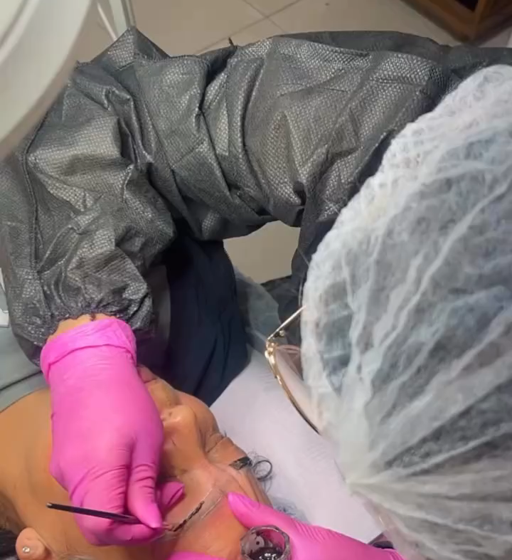 Design de Sobrancelhas em Curitiba | Studio Jeanne Turossi